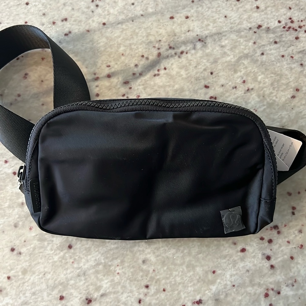 NWT black Lululemon everywhere belt bag